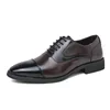 Sapatos de vestido bloco de cor negócios para homem apontou toe carreira formal lace up festa vermelha escritório casamento brogue clássicos couro