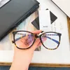Lyxdesigner Sommarsolglasögon Samma typ av små doftande glasögon Fårskinn vävda linsben Black Frame Thin Plate kan matchas med myopi