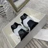 Najlepsze nowe męskie marki designerskie buty zwykłe Sneaker Kobiety Sneakery Białe czarne zielone żagiel Chicago Kentucky Mens Sports Platform Buty 2023