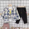 Set di abbigliamento Autunno Bambini Neonati maschi Set di vestiti Vestiti per bambini Abiti per bambini Abiti stile gentiluomo Camicia pantaloni 3 pezzi Vestiti per neonati R231106