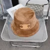 Women Designer Bucket Hat Trendy moda luksusowe czapki czapki naśladowanie nr fur