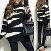 Kadın Sweaters 2023 Sıradan Japon tarzı Bir Beden Siyah Beyaz Şerit Örgü Dış Giyim Moda Gevşek Ceket Büyük Üstü
