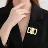 Women Gold Shield broszka retro w stylu pałacu garnitur broszka broch sinies sins Pins Designer Letter Clothing Projektanci Vintage złota broszka