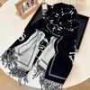 Merk Designer Luxe Sjaal Winter Zachte Warme Sjaal Boutique Stijl Winter Pashmina Sjaal Kerst Romantische Vrouwen Verjaardag nieuwe Liefde Cadeau Sjaals