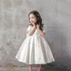 女の子のドレスフラワードレスホワイトサテン半袖ビーズボウベルトウェディングエレガントな小さな子供ファーストユーカリストボールギフト