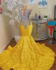 Luxury Yellow Velvet Prom Dresses 2023 Black Girls Pärled Crystal Ruffles Mermaid Birthday Party Glown Formal Endan Dress