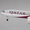 Objetos decorativos Figuras de liga metal air qatar Airways Boeing 777 B777 Modelo de avião Diecast Air Aircraft Wheels W Wheels Organings de pouso 20cm 230406