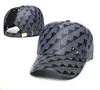 Luksusowy projektant marki czapki litera baseballowa czapki France v Casquette dla mężczyzn Women Hats Street Street Fashion Fashion Beach Sun Sport Ball Paspback Regulowany A53