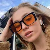 Solglasögon Nya vintage Square Solglasögon Kvinnor Retro Brand Mirror Sun Glasses Female Gul Fashion Candy Colors Oculos de Sol P230406