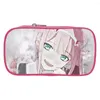 Kosmetiska väskor älskling i Franxx Classic Pocket Pencil Case Stationery Storage Bag Lämplig för kosmetikresestudenter.