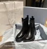 2024 NEW FALSHION MARTIN BOOTS女性高級ブランドデザイナーレースアップフラットソールオートバイCD高品質のリアルレザーミッドカーフショートブーツMujer Chanes