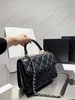 Designer Bags Fashion Handbag 2023 New Women's Classic Leather Ringer Lattice Chain Bag Kvinnlig liten rökelse fransk underarmsäck hobo väska 0405/23