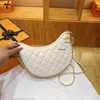 Bolso de diseñador Canal Bolso de luna de lujo Bolso de un solo hombro Moda Versátil Letra colgante Cremallera Bolso de mujer Regalos para novias Día de San Valentín 23 Nuevo