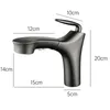 Les robinets d'évier de salle de bain retirent le robinet de lavabo et le mélangeur froid peuvent être commutés en robinet d'eau.