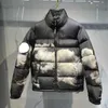 Designer High Street Fashion Piumino da esterno invernale nordico in puro cotone con lettera ricamata per uomini e donne indossano abiti caldi Xuc8