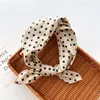 Bufandas 58 cm Polka Dot Head Bufanda Flower Square Mujeres Hijab Impresión en algodón Lino Bandana Accesorios para el cabello