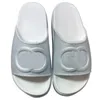 Slippers Women Classic Sliders Sliders Luxury Men Men Foam Designer Platform أحذية في الهواء الطلق أحذية قاع سميكة مفتوحة
