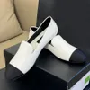 أعلى جودة الكلاسيكية الموضة جولة أصابع القدم جلدية على أحذية مسطحة loafer المرأة المصممة الفاخرة فستان الأحذية مصنع الأحذية