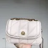 Madison kudde axelväskor napa läder metallkedja crossbody påse kvinnor bokstäver hasp handväskor totes lyx designer väska handväska 2023 o4js#