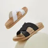 Sandaler 2023 Sommarfärgmatchning Enkel korsmodjacka Bekväma damer och tofflor Casual Flat Shoes