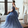 Elegant safirblå kändisklänningar pärlor illusion o-hals korta ärmar paljetter a-line veck kvinna formella prom party klänningar