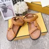 Fashion Classic Luxury Designer Women Sandals Slippers Summer Girls Beach Femmes Sandal Sandal Flip Flops Mandis Sexy Broidered Chaussures