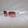 Occhiali da sole di alta qualità di lusso e alla moda con strass in legno di pavone senza montatura da uomo Corno di bufalo naturale Oversize Square Retro Shades Oculos Eyewear for Club