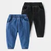 Dżinsy 2-8-letni dziecięce dżinsy elastyczne spodnie w talii Spring i jesienne dżinsy szerokie nogi dżinsy dziecięce spodnie 230406