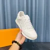 Rhyton Casual Buty Designer Męse Sneakers Platforma Old Daddy Luxury Vintage Chunky Sneaker Skórzane trenery Runner Gruby dolny but truskawkowy