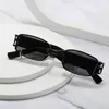 Solglasögon Shauna Retro Rectangle Solglasögon Kvinnor Modemärke Designer Punk Metal Ring Eyewear Shades UV400 Men Square Sun Glasses P230406