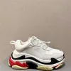 Sapatos de escalada Triple S Men Women Designer Sapatos casuais Plataforma tênis Clear Clear Black White Grey Vermelho Rosa Pink Mens treinadores de tênis tênis tênis tênis tênis