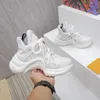 Designer Casual Skor Archlight Sneakers i äkta läder Dam Pappa Skor Mode Lyx Svart Vit Silver Andningsbågar Plattform Populär Snygg