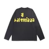 디자이너 후드 맨 후드 티 Balenciaga Mens 스웨터 스웨터 스웨트 셔츠 트렌디 한 파리 새로운 패턴 종이 인쇄 긴 소매 티셔츠 커플 느슨한 어깨 풀버 ERXP SRDA