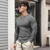 T-shirt da uomo T-shirt da uomo Manica lunga Basic Top Abbigliamento Piccolo scollo a V Nero Bianco Casual rilassato Slim Traspirante T-shirt comode