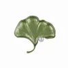 Spille Foresta Pianta verde Fiori Spilla di perle Piccolo corpetto fresco Accessori per abbigliamento moda Temperamento Spille di fascia alta per le donne