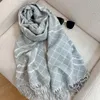 Romantischer Stil Designer-Schal Herbst und Winter Neu warm halten Schal Boutique Stoff Mädchen Familie Geschenk Schal Weihnachten Mode-Accessoires