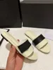 Women Mule Slides الكلاسيكية النعال المسطحة Lambskin Blue Home Sandals Summer Summer Designer Fashury Fashion Ladies Beach Outdoors Flat Flip Flips Flops Sandal