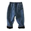 Jeans baby pojkekläder koreanska harem byxor slacks mångsidiga pojkens denim byxor botten casual jeans stora fick barnväska jeans 130 230406