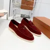 Luxury Designer Flats Factory Shoes LP Piana Shoes Summer Stroll Charm Embelling Suede Loafers Aprikos Läder Mäns avslappnade lägenheter Kvinnor