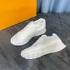 Rhyton Casual Buty Designer Męse Sneakers Platforma Old Daddy Luxury Vintage Chunky Sneaker Skórzane trenery Runner Gruby dolny but truskawkowy