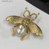 Pins Brooches Luxury Designer Fashion Pins Brooches Brass Material No Fading Small Bee Brooch Male Female Same Style Q231107