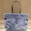 TOTE TOAK PROJEKTER BORM DUŻE TORBAGES PLUSH TORB TOCK ROMPER TORBY Włosy Winter Portfer Torebka Moda Najlepsza świąteczna prezent Travel Crossbody Bag