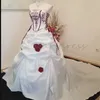 Hispanic White Gothic Wedding Dress With Red Emboridery Rose Florals Ball Gown Hippies Medieval Bride Dress Lace Up Garden Bride Vestidos De Novia robes de mariee