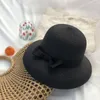 Beretten Hepburn -stijl Straw Hat Woman French Lady Bowknot Sun Vrouw Summer Beach Holiday Party Cap Sombrero Fedora
