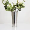 Vasen Kreativer Edelstahl-Wasserbecher, runder Bierkrug, tragbare Blumenvase, Heimdekoration