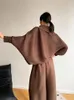 Kvinnors tvåbitar byxor Yudx Miyake Pleated Lapel Bat Topps Kvinnor Set Womens Outifits Plus Size Spring Summer 2023 Solid Color Fashion
