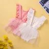 Rompers Baby Girl Lace Ruffle Rleeveveless v Back Bodysuit Cute Born Ubrania 230407