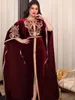 민족 의류 아랍어 아랍어 Abaya Dubai Muslim Kaftan Maxi 드레스 여성 고급 벨벳 Caftan Marocain 저녁 파티 긴 드레스 2023 Abayas femme