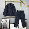 giacca per bambini vestiti per bambini designer per bambini Tuta sportiva Taglia 110-160 CM Set da 2 pezzi Giacca in denim e jeans con cappuccio stampati a forma di lettera a griglia