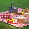 Coussinets extérieurs grille rouge étanche Portable Camping tapis couverture pique-nique pliable avec sangles en cuir tissu résistant à l'humidité